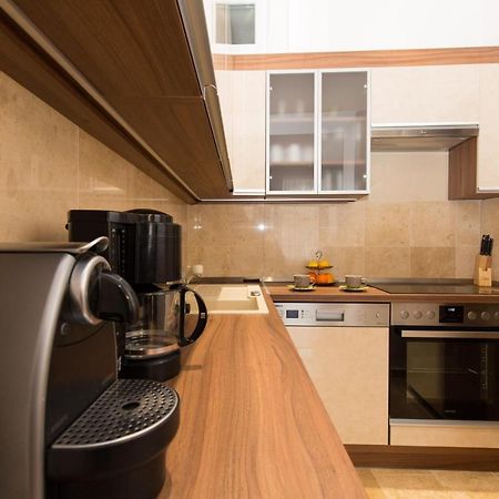 Elegant Apartment With Buda Castle View บูดาเปสต์ ภายนอก รูปภาพ
